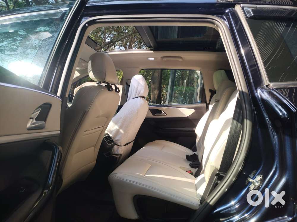 Mahindra Xuv700 2.0 Ax 7 Petrol At Str, 2023, Petrol