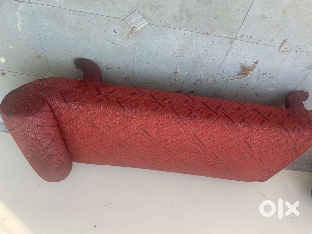 One Diwan cum bed - Beds & Wardrobes in Sector 18B, Chandigarh - 1860000641
