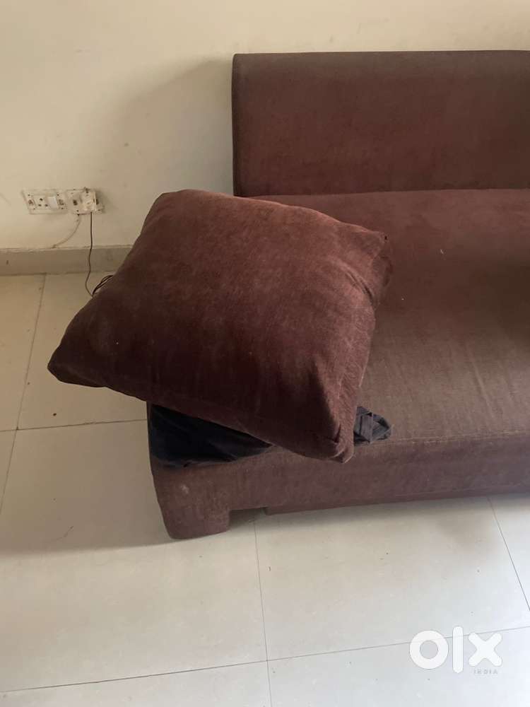 Mara ps 3bhk ka pura samna hain