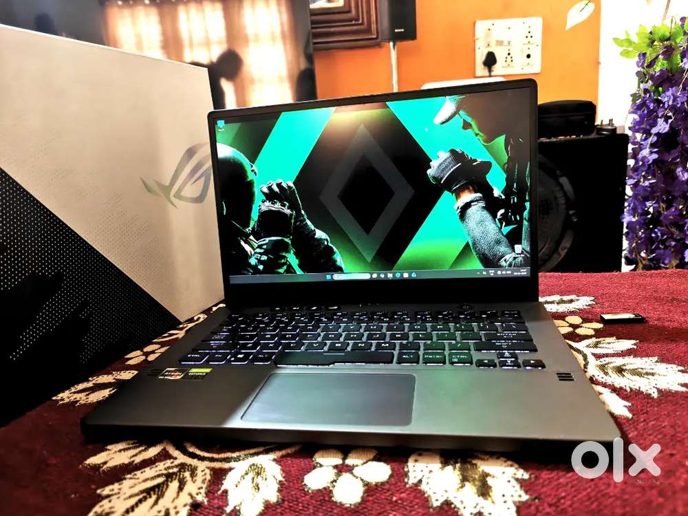 Asus Rog Gaming Ryzen 9 4900HS, RTX 2060 6Gb ( 1 Tb SSD)
