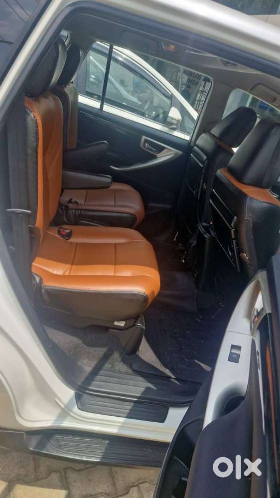 Toyota Innova Crysta 2.7 V, 2022, Petrol