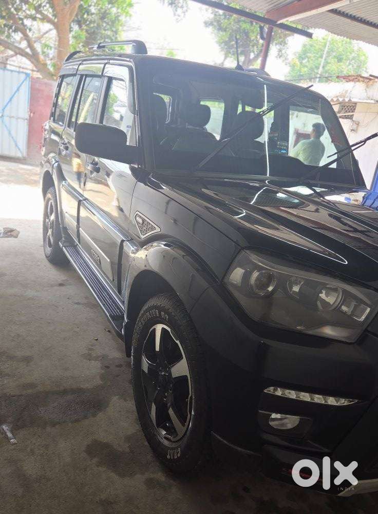 Mahindra Scorpio Classic 2.2 S 11 Mt 7 Str, 2023, Diesel