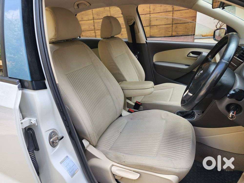 Volkswagen Vento 2010-2013 Petrol Highline, 2011, Petrol