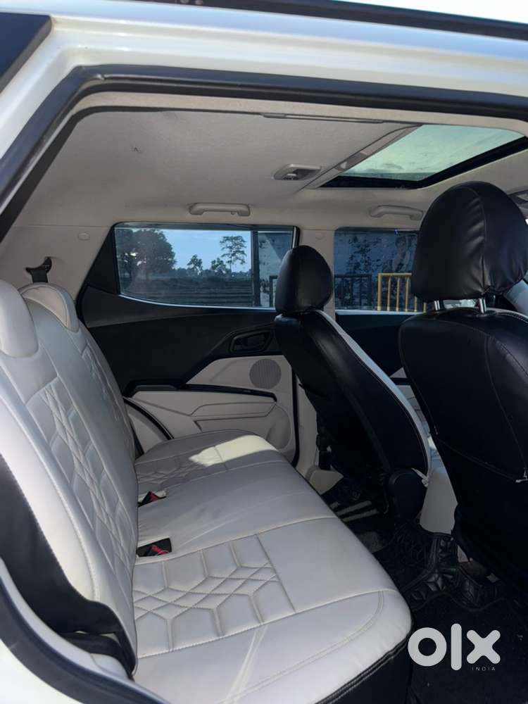 Mahindra Xuv300 Diesel 2023 Sunroof
