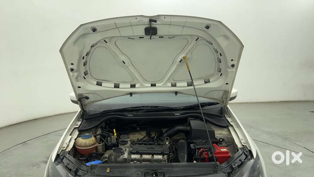 Volkswagen Polo Petrol Highline 1.2l, 2015, Petrol