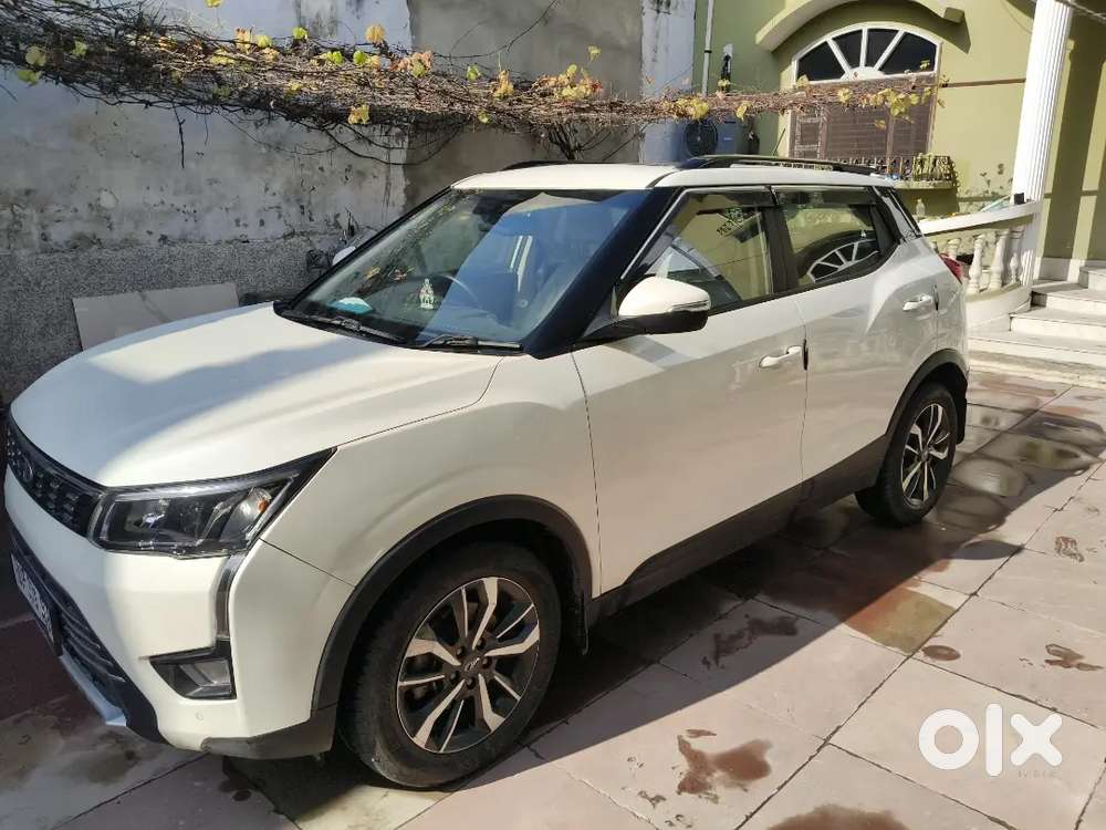 Xuv300 Very Good Condition W8