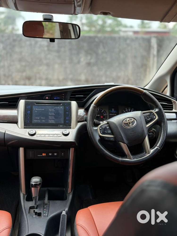 Toyota Innova Crysta 2016 Diesel Well Maintained