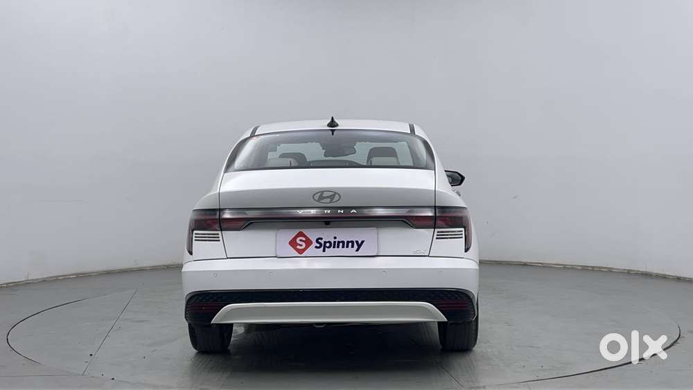 Hyundai Verna 1.5 Sx (o) Vtvt Ivt, 2023, Petrol