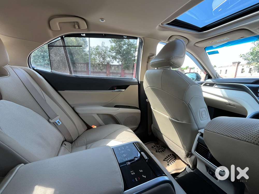 Toyota Camry Hybrid, 2024, Electric