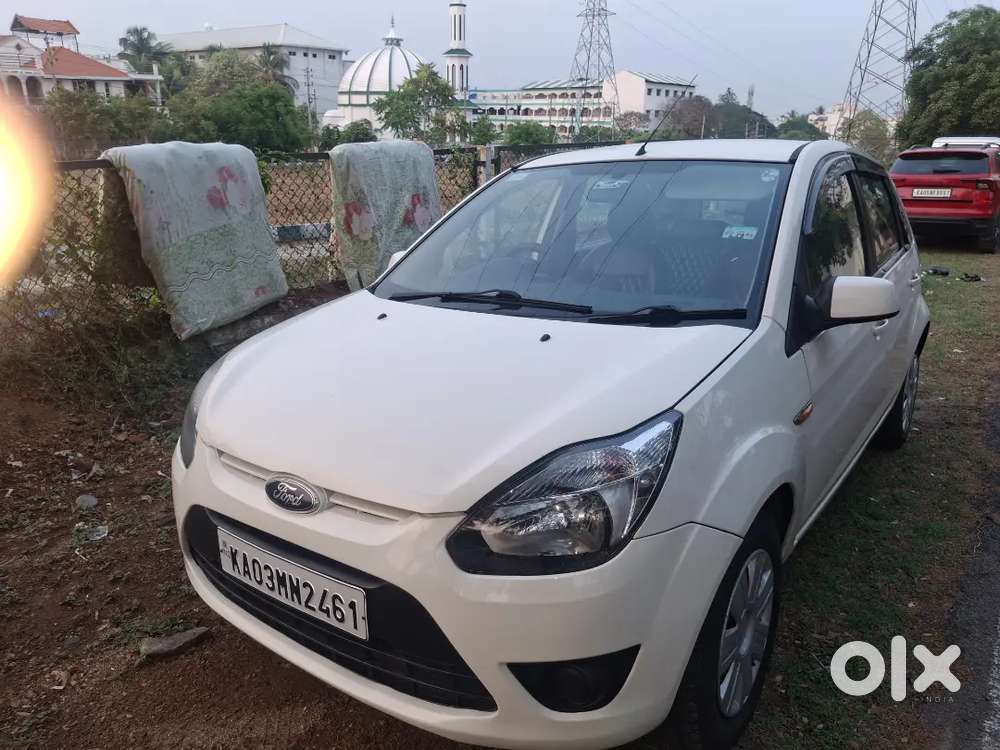 Ford Figo 2010 ,white Colour