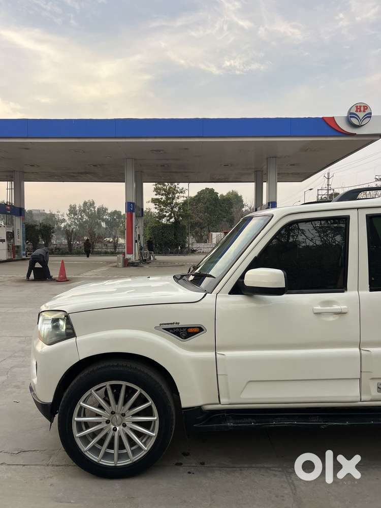 Mahindra Scorpio S10 7 Seater, 2015, Diesel