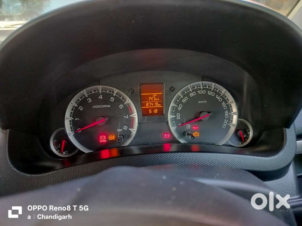 Maruti Suzuki Swift Vxi 1.2 Abs Bs-iv, 2016, Petrol