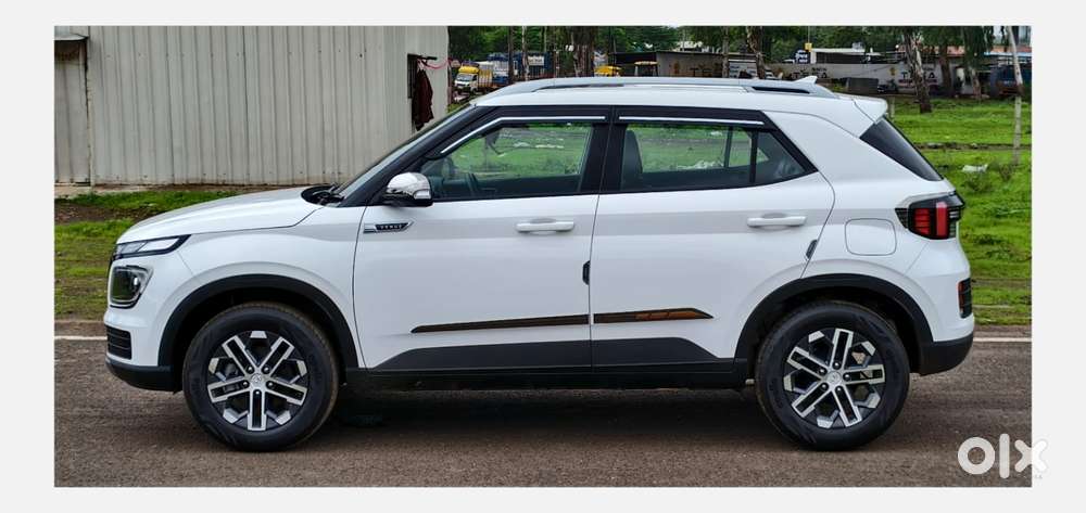 Hyundai Venue Sx Mt, 2024, Petrol