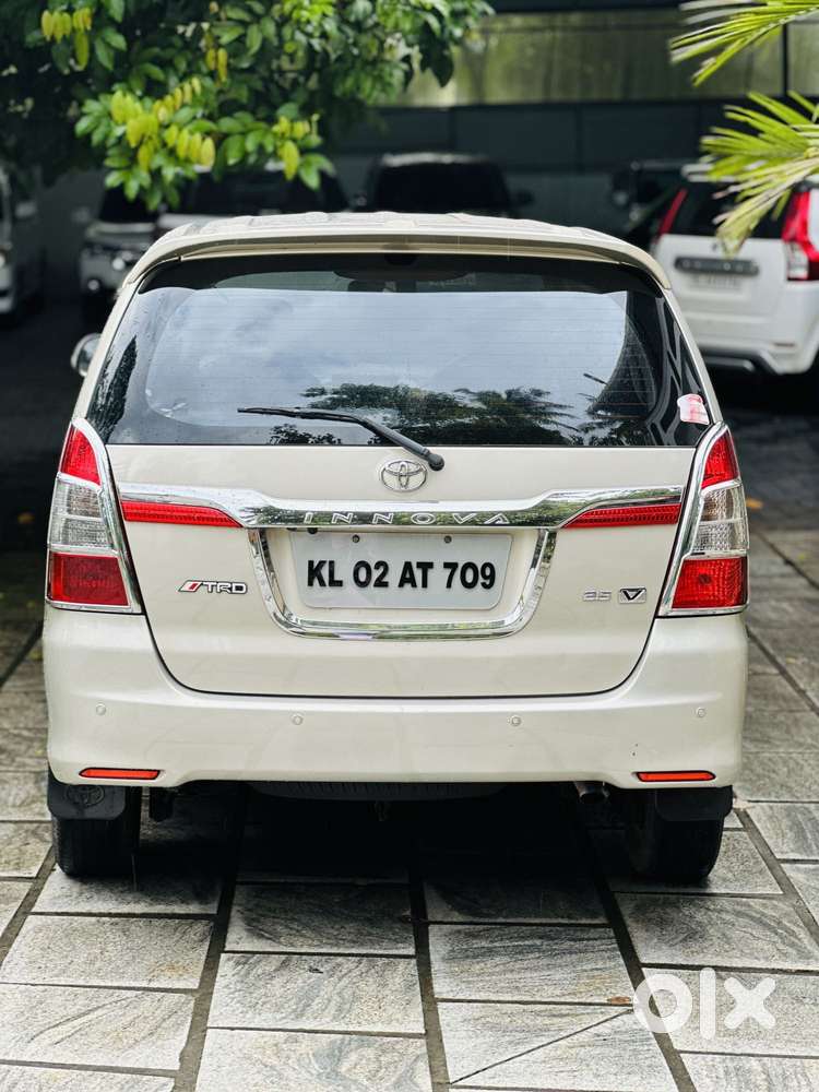 Toyota Innova 2.5 Vx 8 Str Bs-iii, 2014, Diesel