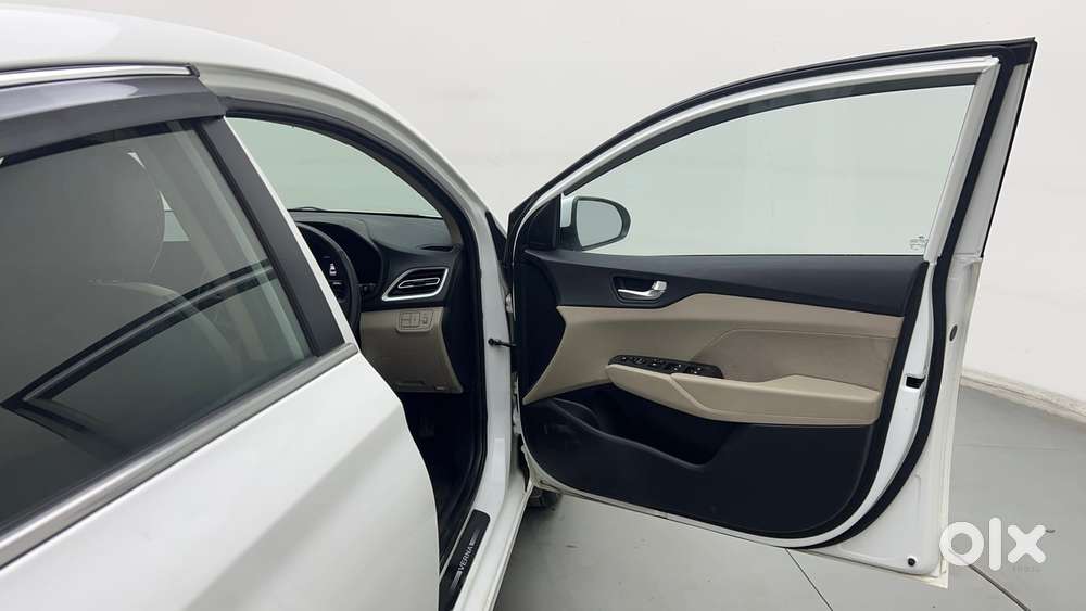 Hyundai Verna 1.5 Sx Ivt, 2021, Petrol