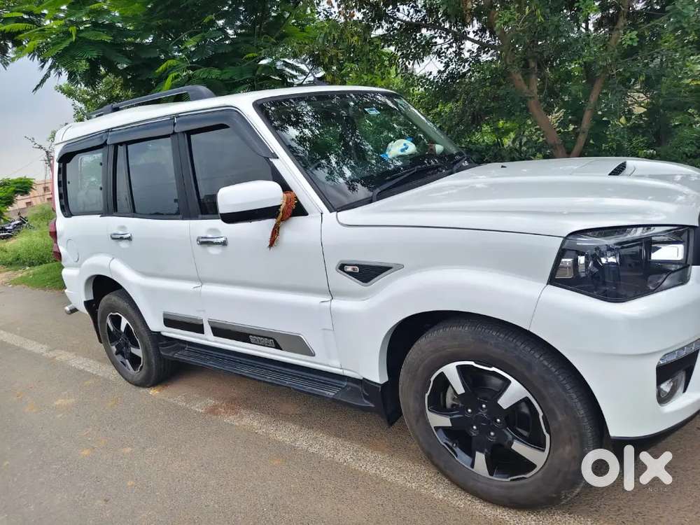 Mahindra Scorpio Classic 2023 Diesel 21000 Km Driven