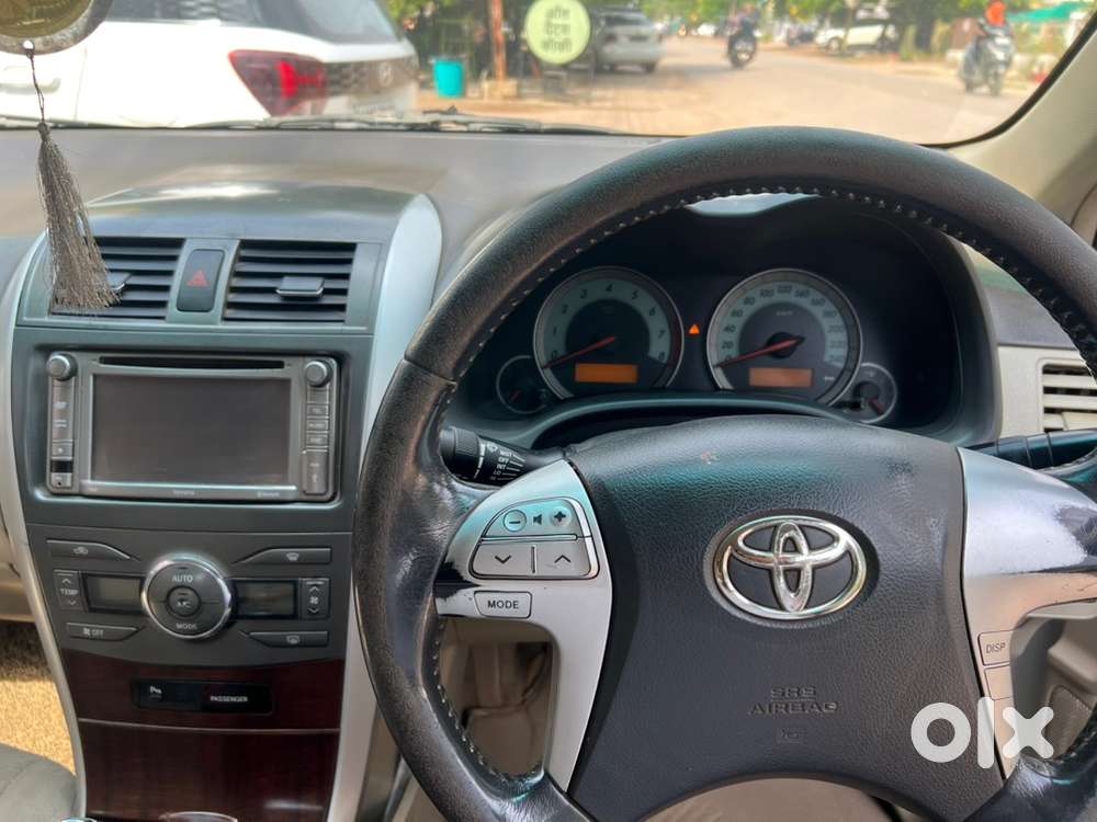 Toyota Corolla Altis 2013