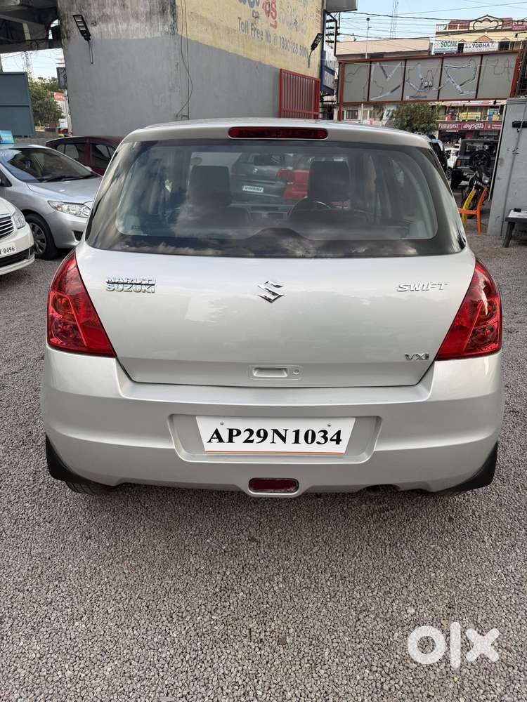Maruti Suzuki Swift Lxi Bsiii, 2006, Petrol