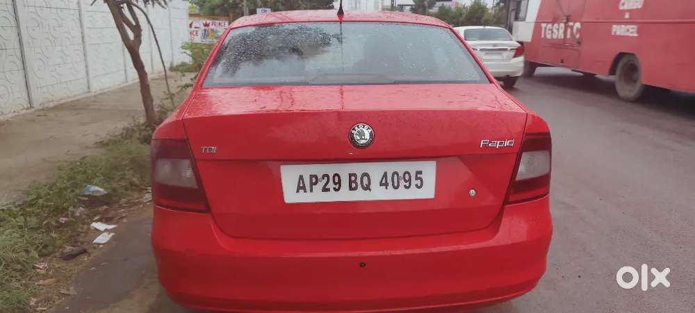 Skoda Rapid Elegance 2012