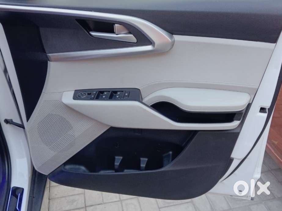 Kia Carens 1.5 Premium 7 Str, 2024, Petrol