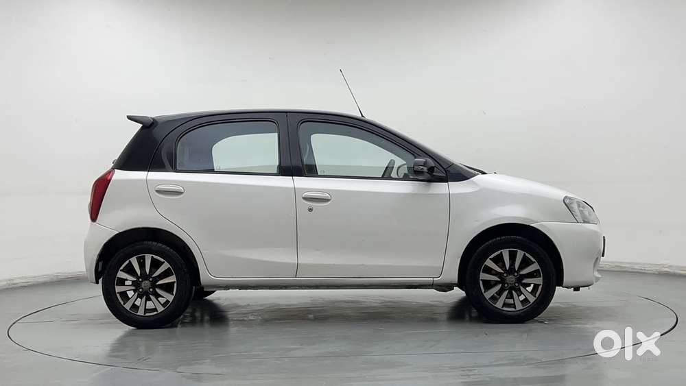 Toyota Etios Liva 2011-2012 V, 2016, Petrol