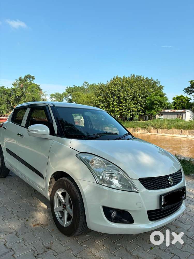 Maruti Suzuki Swift 2012 Petrol