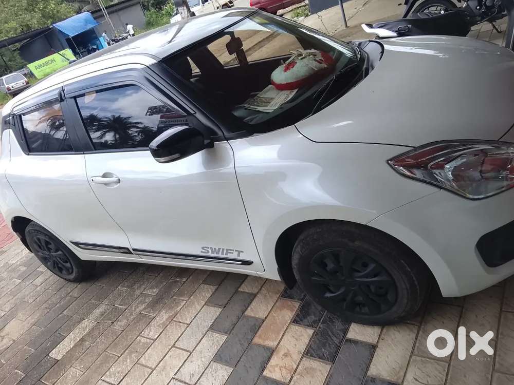 Maruti Suzuki Swift 2021 Petrol 70000 Km Driven