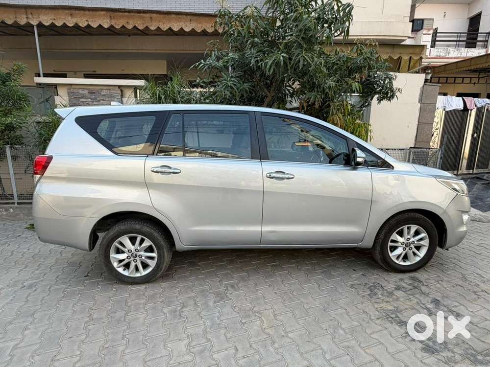 Toyota Innova Crysta 2016