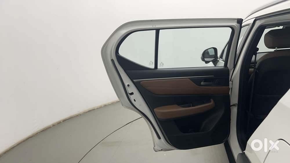 Honda Elevate Zx Cvt, 2023, Petrol