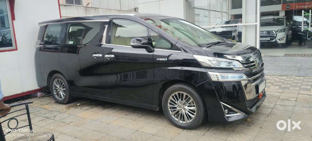 Toyota Vellfire 2.5 Executive Lounge, 2021, Petrol