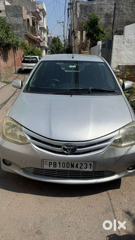 Toyota Etios Liva Petrol 2012