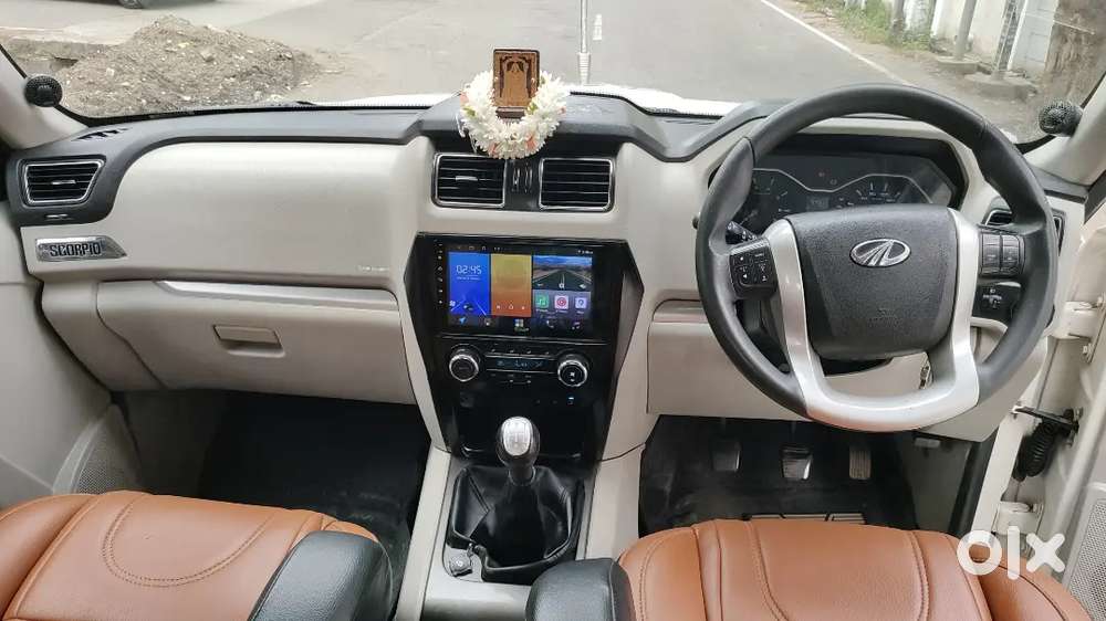 Mahindra Scorpio S10