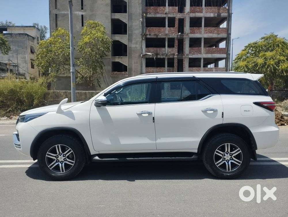 Toyota Fortuner 4x2 At 2.7 Petrol, 2024, Petrol