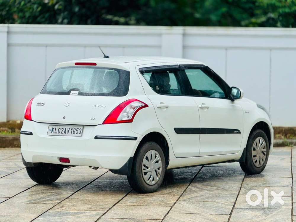 Maruti Suzuki Swift Vxi Optional, 2015, Petrol