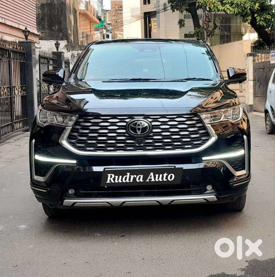 Toyota Innova Hycross 2.0 Zx Hybrid 7 Str, 2023, Petrol