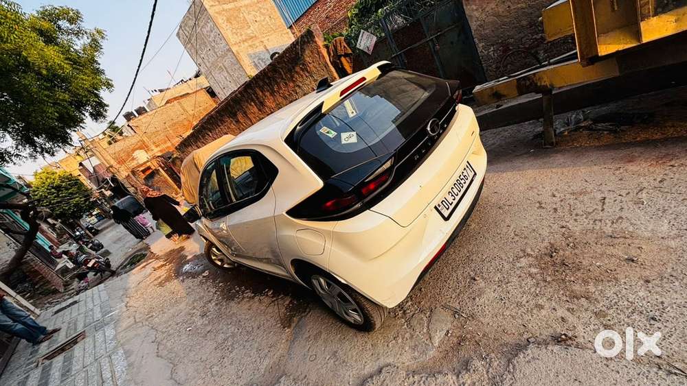 Tata Altroz 2024 Low Km