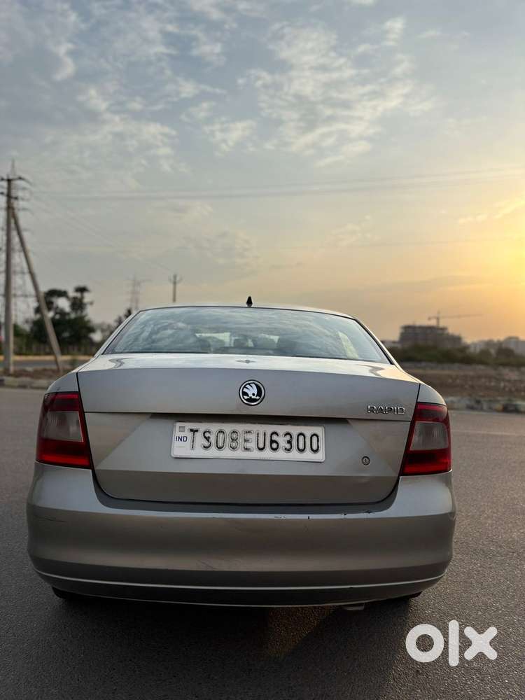 Skoda Rapid 1.5 Elegance Tdi Mt, 2015, Diesel