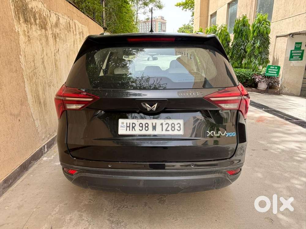 Mahindra Xuv700 Mx Petrol Mt 5 Str (e), 2025, Petrol