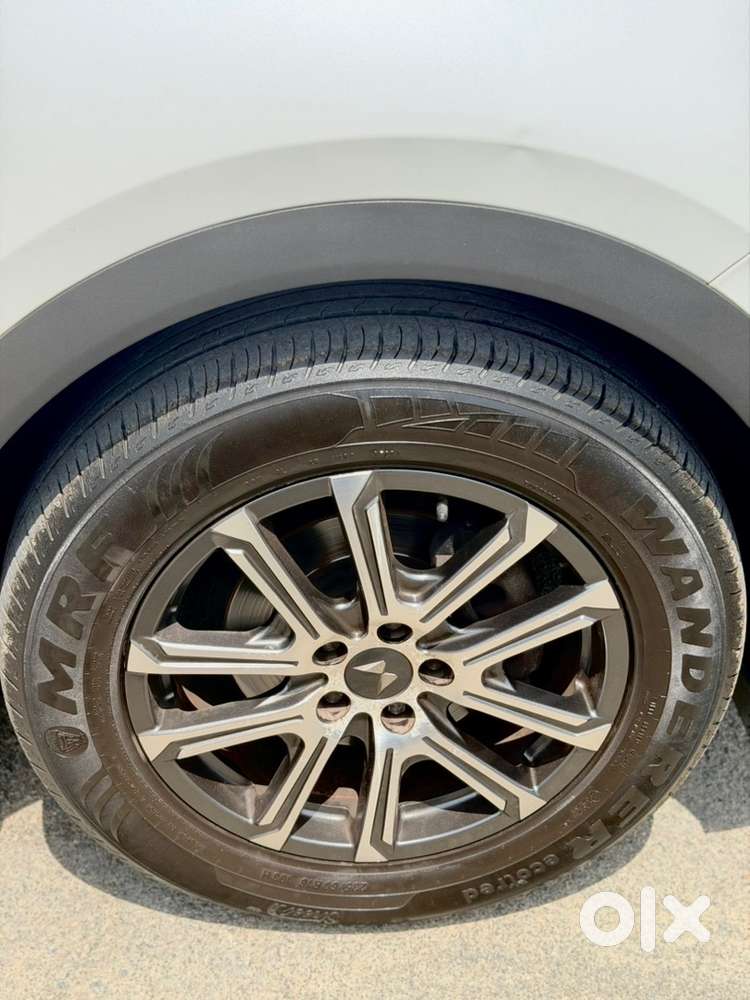 Mahindra Xuv700 Diesel At 2023