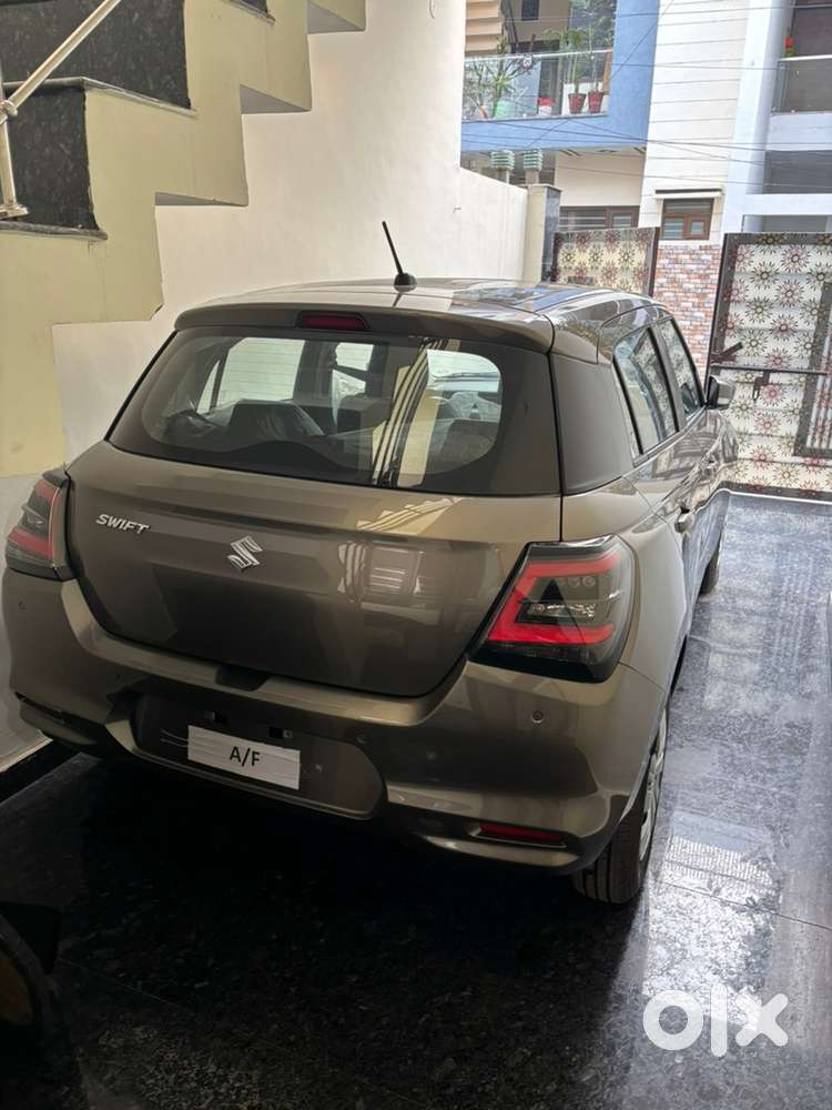 Maruti Suzuki Swift Petrol 2025
