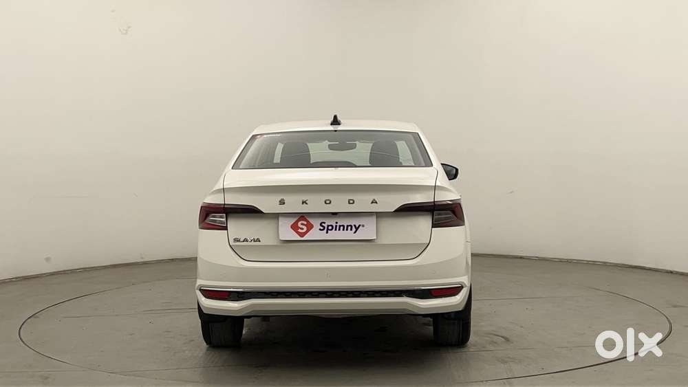 Skoda Slavia Style 1.0l Tsi Mt, 2023, Petrol