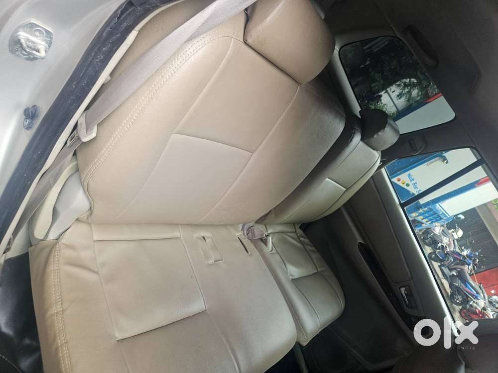 Toyota Innova 2.0 V 2012