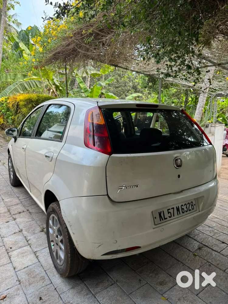 Fiat Punto 2014 Diesel 70000 Km Driven