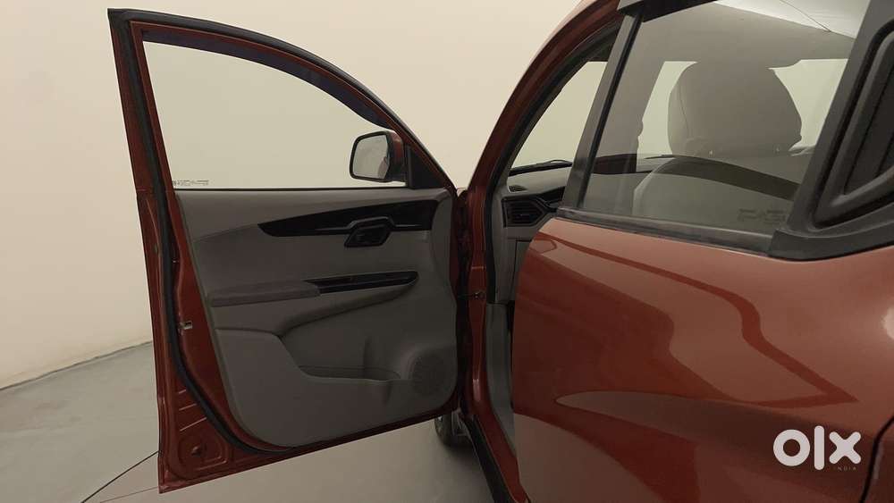 Mahindra Kuv 100 2016-2017 Mfalcon G80 K6 5str, 2016, Petrol