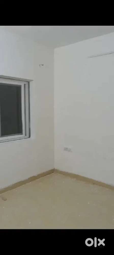 2 Room Set...100 Guj Ka House  Rent ke liye available hai