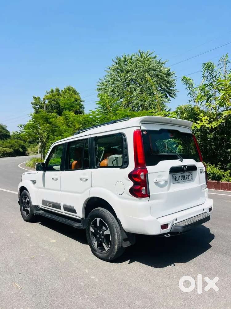 Mahindra Scorpio Classic  S11 2024