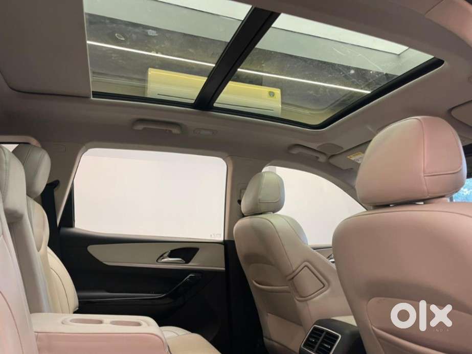 Mahindra Xuv700 2.2 Ax 7 Diesel At Luxury Pack Str Awd, 2022, Diesel