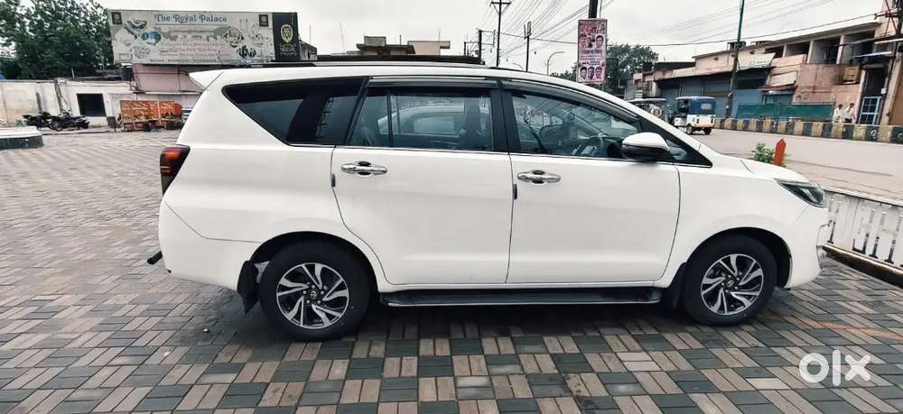 Toyota Innova Crysta 2.4 Diesel 2024