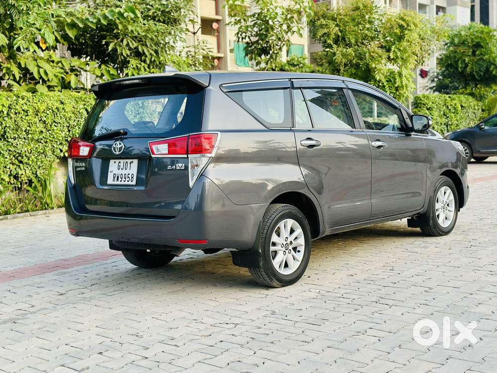 Toyota Innova Crysta 2.4 V 8 Str, 2017, Diesel