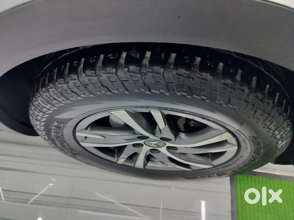 Mahindra Xuv700 2.2 Ax 5 Diesel At 7 Str, 2022, Diesel